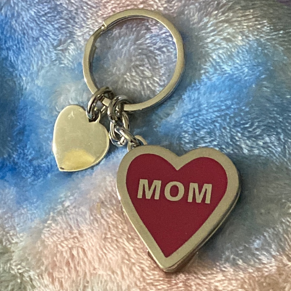 💘 Things Remembered “Mom” Heart Locket Keychain 💘